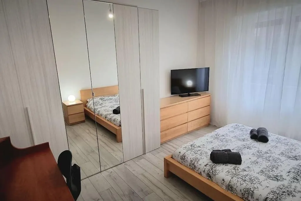 Dream Apartments Stanza 1 In Appartamento Condiviso Con Bagno Privato Esterno ميلان إيطاليا